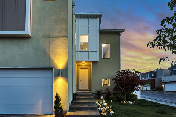 The Effects of Airbnb on the Real Estate Market